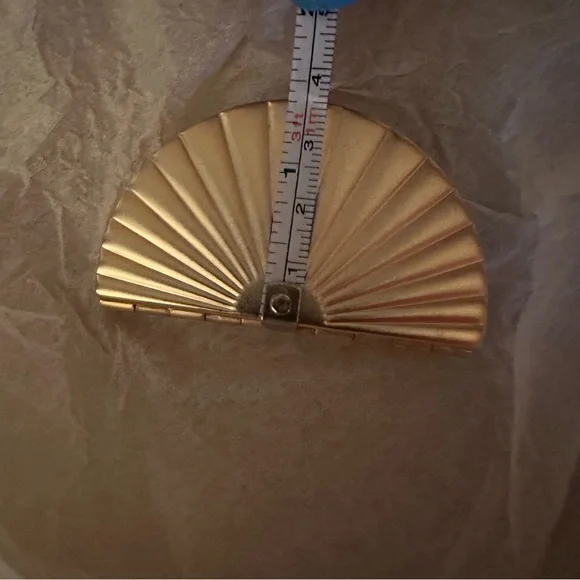 Vintage pill box - Picture 10 of 13